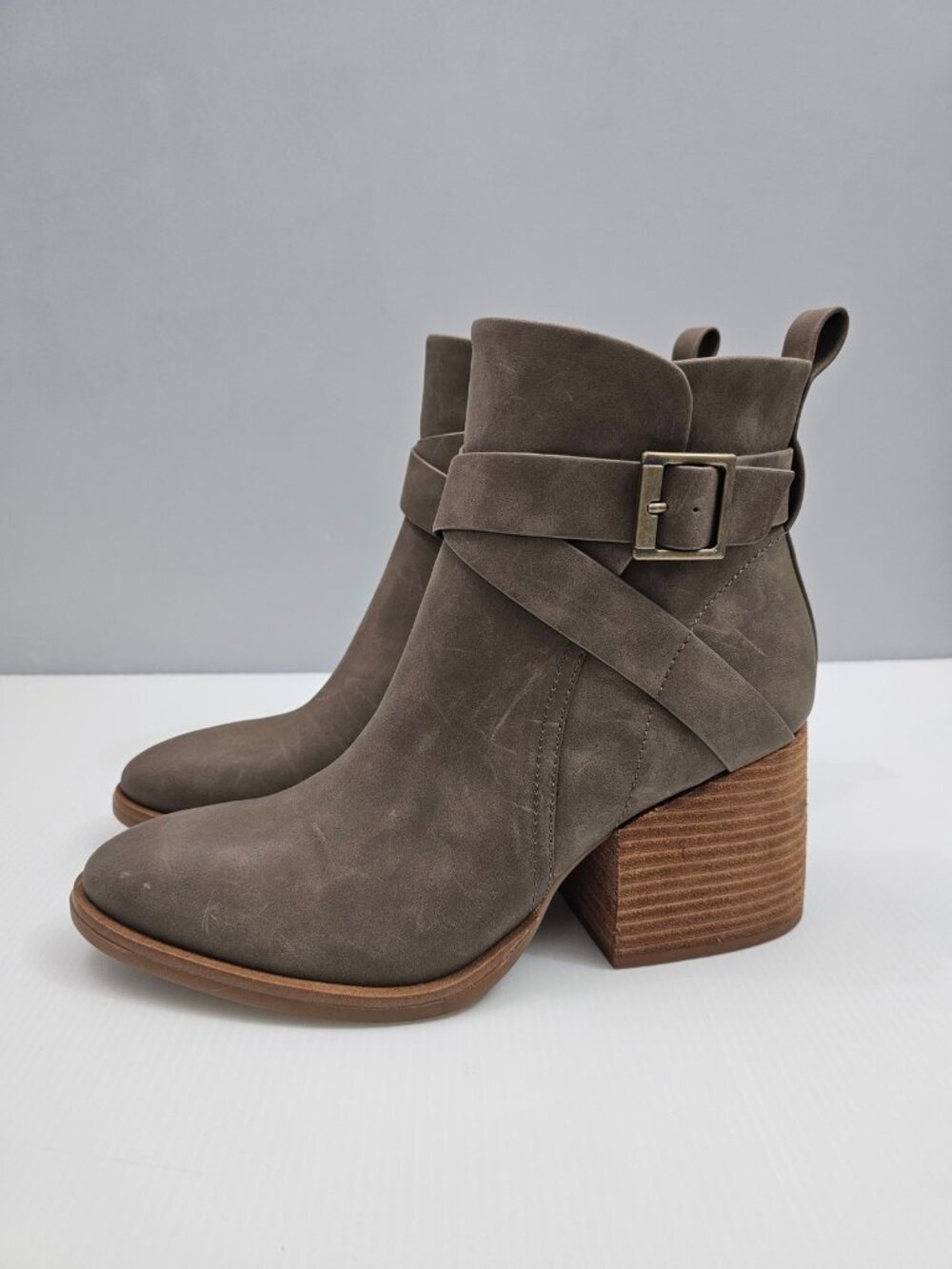 Korks By Kork Ease Shyla Ankle Boot Womens 8.5 Taupe Block Heel Buckle Strap NEW